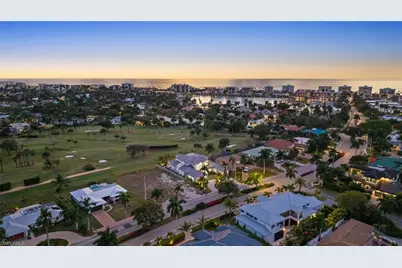 570 Harbour Dr, Naples, FL 34103 - Photo 44
