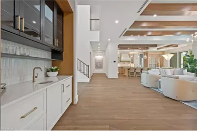 570 Harbour Dr, Naples, FL 34103 - Photo 10