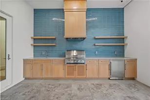 570 Harbour Dr, Naples, FL 34103 - Photo 38