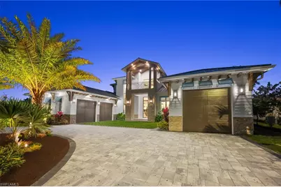 570 Harbour Dr, Naples, FL 34103 - Photo 2