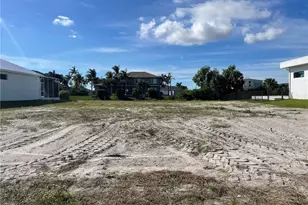 3814 SW 17th Ave, Cape Coral, FL 33914 - Photo 2