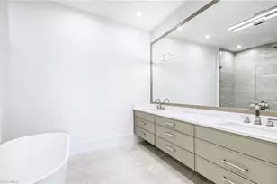 201 8th St S, Naples, FL 34102 - Photo 24