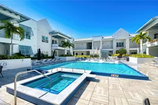 201 8th St S, Naples, FL 34102 - Photo 34