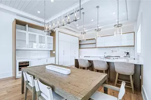 201 8th St S, Naples, FL 34102 - Photo 10