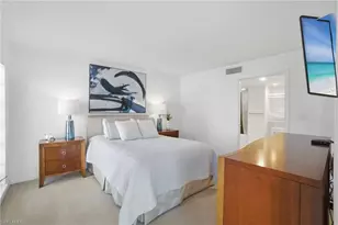 53 High Point Cir W, Naples, FL 34103 - Photo 10