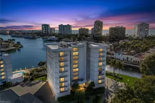 250 Park Shore Dr, Naples, FL 34103 - Photo 2