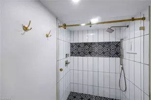 250 Park Shore Dr, Naples, FL 34103 - Photo 22