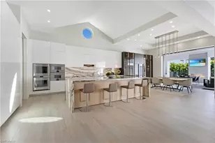 2485 Crayton Rd, Naples, FL 34103 - Photo 4