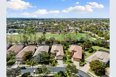 7347 Lantana Cir, Naples, FL 34119 - Photo 32