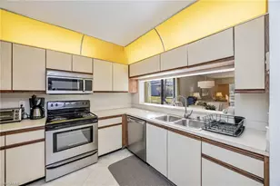 1208 Commonwealth Cir, Naples, FL 34116 - Photo 8