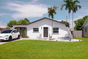 759 100th Ave N, Naples, FL 34108 - Photo 8