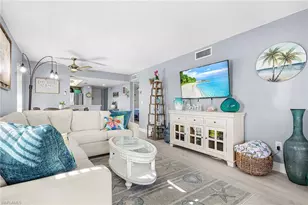 53 High Point Cir W, Naples, FL 34103 - Photo 4