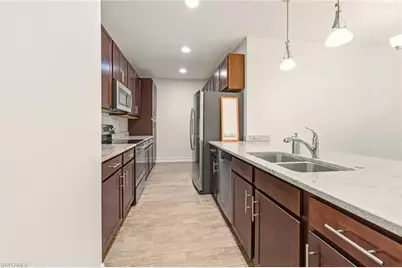 7923 Bristol Cir, Naples, FL 34120 - Photo 12