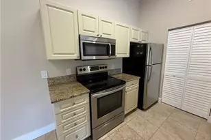 2070 Arbour Walk Cir, Naples, FL 34109 - Photo 10