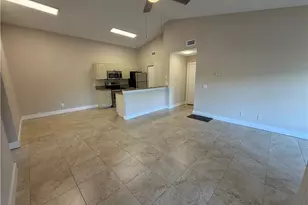 2070 Arbour Walk Cir, Naples, FL 34109 - Photo 4