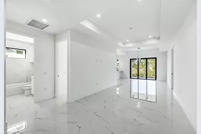 865 Chipley St E, Lehigh Acres, FL 33974 - Photo 4