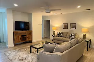 100 Diamond Cir, Naples, FL 34110 - Photo 8