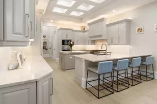 2822 Capistrano Way, Naples, FL 34105 - Photo 4