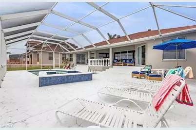 5701 Riverside Dr, Cape Coral, FL 33904 - Photo 10