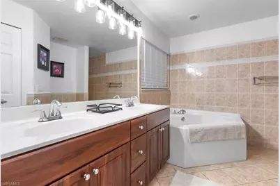 5701 Riverside Dr, Cape Coral, FL 33904 - Photo 16