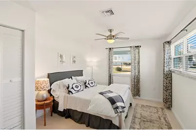 1159 Holiday Ln E, Naples, FL 34104 - Photo 30