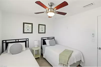 1159 Holiday Ln E, Naples, FL 34104 - Photo 28