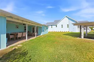 1159 Holiday Ln E, Naples, FL 34104 - Photo 38