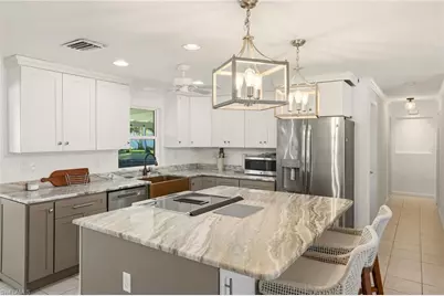 1159 Holiday Ln E, Naples, FL 34104 - Photo 10