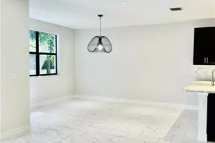 7841 Bristol Cir, Naples, FL 34120 - Photo 6