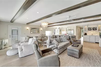 2850 Gulf Shore Blvd N #201, Naples, FL 34103 - Photo 4