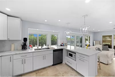 1360 Chesapeake Ave, Naples, FL 34102 - Photo 14