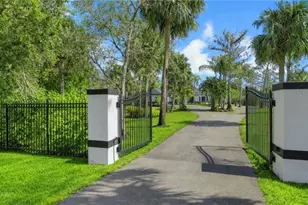 730 29th St SW, Naples, FL 34117 - Photo 2