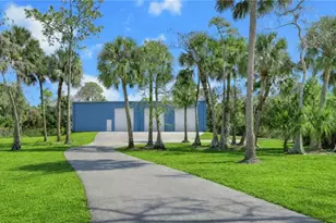 730 29th St SW, Naples, FL 34117 - Photo 4