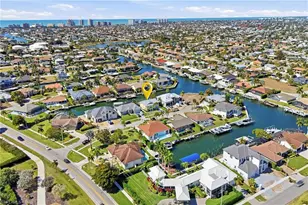 468 Capri Ct, Marco Island, FL 34145 - Photo 4