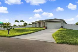 3911 NW 40th Ln, Cape Coral, FL 33993 - Photo 2