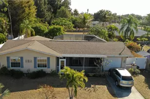 707 NE 16th Pl, Cape Coral, FL 33909 - Photo 22