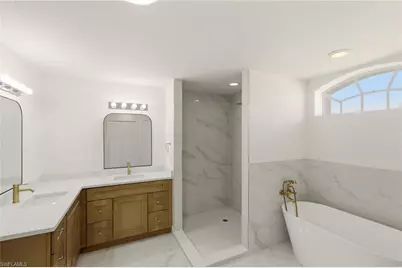 410 SE 7th St, Cape Coral, FL 33990 - Photo 24