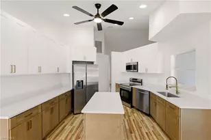 410 SE 7th St, Cape Coral, FL 33990 - Photo 16