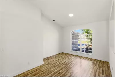 410 SE 7th St, Cape Coral, FL 33990 - Photo 10