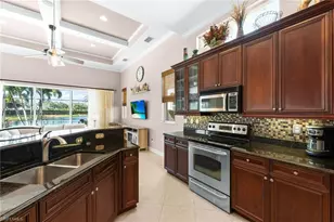 7875 Valencia Ct, Naples, FL 34113 - Photo 8