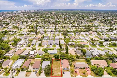 635 92nd Ave N, Naples, FL 34108 - Photo 2