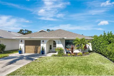 761 99th Ave N, Naples, FL 34108 - Photo 2