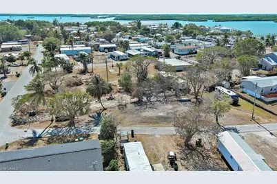 1160 Rewis Dr, Chokoloskee, FL 34138 - Photo 4