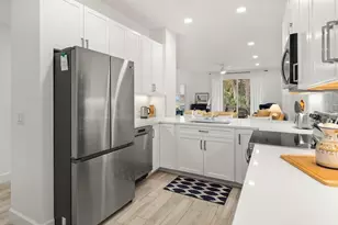 501 Robin Hood Cir, Naples, FL 34104 - Photo 4