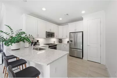 7733 Jacaranda Ln, Naples, FL 34114 - Photo 10