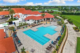 256 Countryside Dr, Naples, FL 34104 - Photo 32