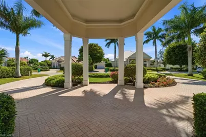 771 Brentwood Pt, Naples, FL 34110 - Photo 2