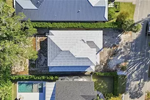 1070 13th St N, Naples, FL 34102 - Photo 6