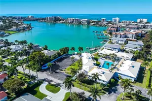 350 Harbour Dr, Naples, FL 34103 - Photo 2