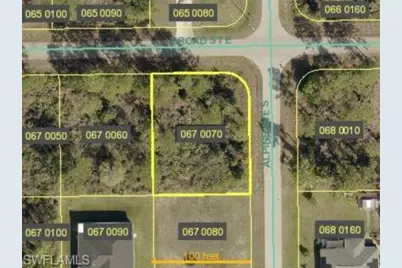 928 Broad St E, Lehigh Acres, FL 33974 - Photo 1